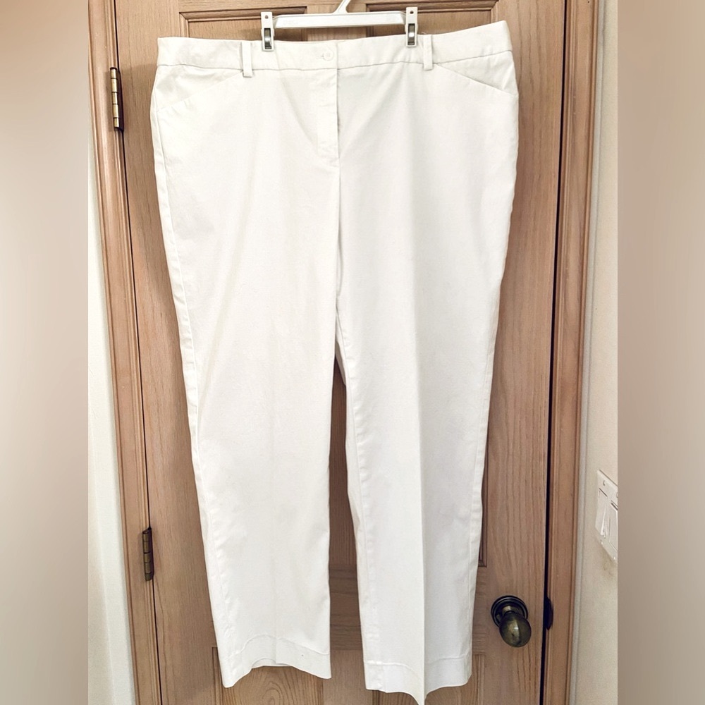 Jones of New York Signature Women’s 20W Stretch White Straight Leg Slacks